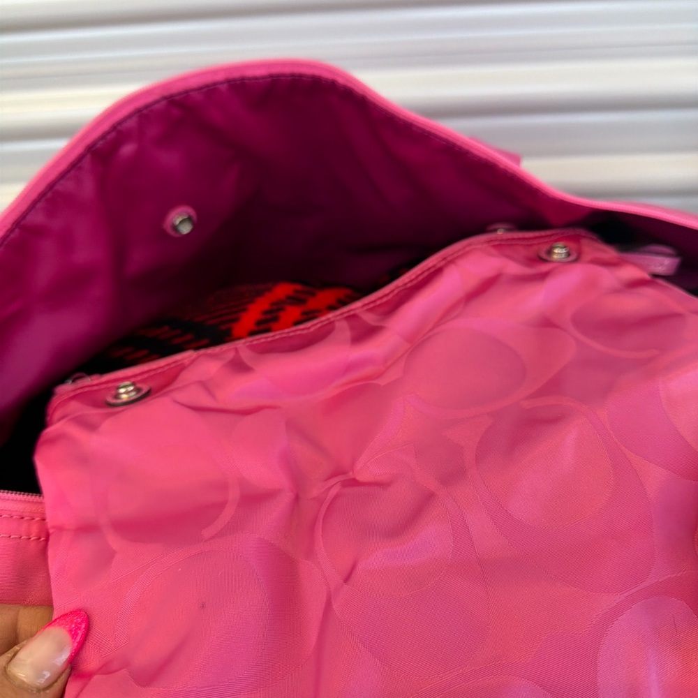 Pink Coach nylon weekender bag and a pouch - Picture 4 of 5